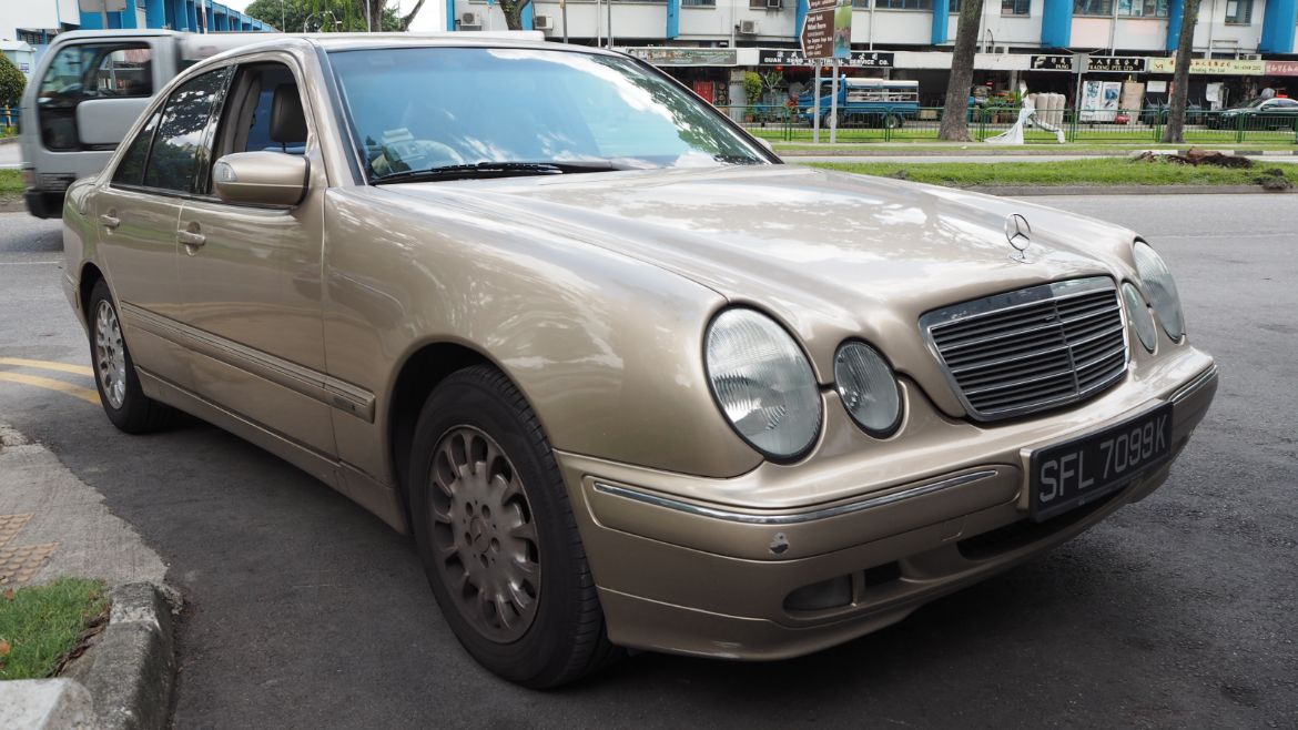 Мерседес w210 2001