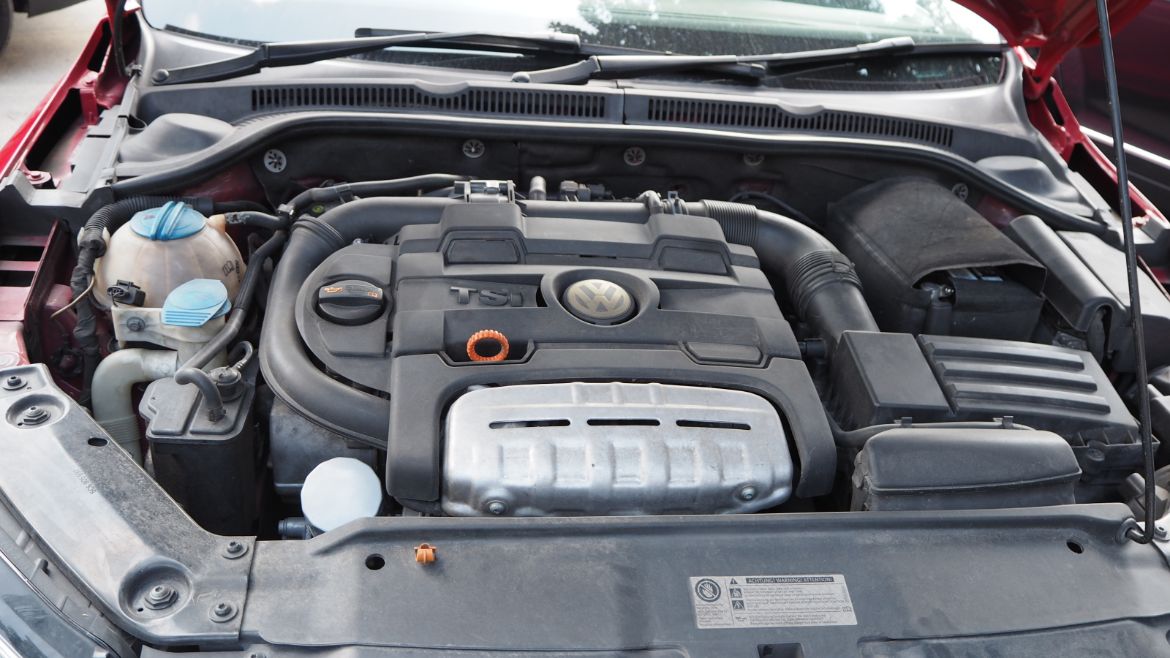 VOLKSWAGEN JETTA 2012 USED SPARE PARTS